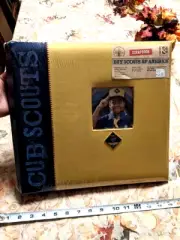 Sealed BSA 12X12 CUB SCOUTS ALBUM Blue Yellow Frame Window 15 Page Protector Boy