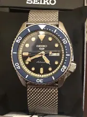 seiko 5 automatic Sports 42mm men’s Watch (new) blue Gorgeous New