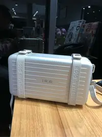 在飛比找Yahoo!奇摩拍賣優惠-Dior Rimowa kim Jones 銀色手拿包 長夾