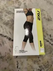 NEW in Box 2XU Women's Mid-Rise Compression 3/4 Tights, Black/CRK, Size Small