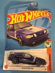 Hot Wheels Factory Fresh Black '16 Bugatti Chiron 7/10