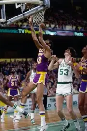 Kareem Abdul-Jabbar Los Angeles Lakers shoots against Rick Robey B- Old Photo