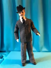 MINIATURE PORCELAIN DEBONAIR DOLLHOUSE MAN IN SUIT AND HAT