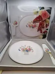 Mikasa Bone China Cake or Pie Plate With Server NIB