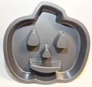 Wilton Halloween Pumpkin Jack-O-Lantern Cake Pan Non Stick 10”