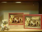 STEIFF CELEBRATION BOOK BEAR SET with Teddy bear blonde 22 and certificate ❤