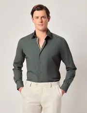 Hawes & Curtis Green Slim Stretch Shirt | Contrast Detail | Mid-Collar Size: Medium