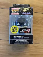 BATMAN pocket pop GAMER BATMAN Glow in the dark gitd gid gamestop keychain DC