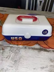 caboodles pretty in petite. I love retro version. USA. mirror. 90’s remake