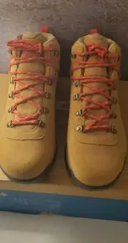 Columbia Yoncalla / Suede size 9 Womens Waterproof Hiking Boots, Curry. NIB