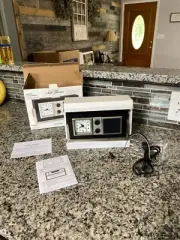 Vintage NOS Seth Thomas 6503, Baxter Retro Clock Radio AM/FM New old stock