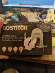 BOSTITCH EASY SQUEEZE 50% EASIER, A01487 40 SHEEET CAPACITY TWO HOLE PUNCH, NEW