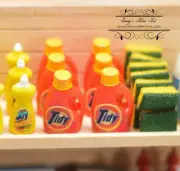 1:12 Dollhouse Miniature Tidy Liquid Detergent HRM 55084