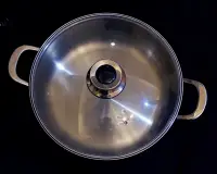 在飛比找Yahoo!奇摩拍賣優惠-30cm，玻璃蓋不鏽鋼湯鍋
