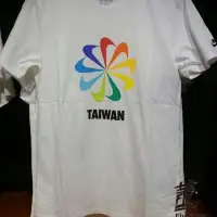 在飛比找蝦皮購物優惠-[飛董] Nike TW Pride 台灣 Tee 男裝 彩