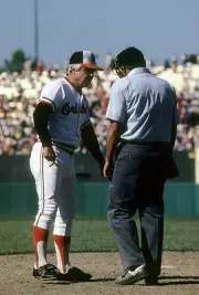 Manager Earl Weaver Baltimore Orioles arguing with the home plate - Old Photo 2