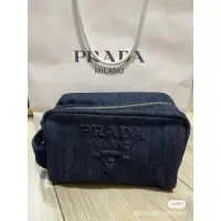 在飛比找蝦皮購物優惠-Prada 牛仔手提包 全新 男女可用 浮雕