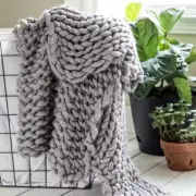 DONNA SHARP Throw Blanket 50" x 40" Chunky Knitted Soft Acrylic Modern Gray
