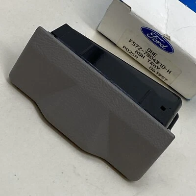 FORD 1995/2001 EXPLORER & MERCURY MOUNTAINEER "ASH TRAY" (RECEPTACLE & HOUSING)