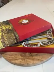 Porcelain Chopsticks & Rests, Dragons, Excellent Condition, set of 5, Open Box