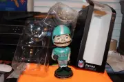 2020 SUPER BOWL 2,, BOBBLEHEADS 54 N.F.L. MIAMI 02-02 LEGENDS OF THE FIELD FOCO