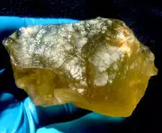 Libyan Desert Glass Meteorite Tektite impact specimen( 775 crt) Fully-top Gem A