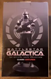 Eaglemoss Battlestar Galactica Classic Centurion w/ Magazine (needs repair)