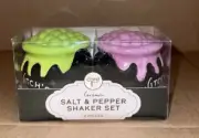 Witch’s Brew Bubbling Cauldron Halloween Salt & Pepper Shaker Set NEW