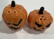 New 2024 MINI HALLOWEEN Pumpkins SALT AND PEPPER SHAKER SET