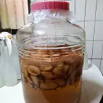 古早味手作廚房-蘋果醋300ML/瓶/150元，另有桑葚原汁/果釀/蜜餞/醋，黑蒜頭，複方烏梅濃縮汁，蒜頭/檸檬/桑葚醋