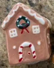 Cracker Barrel Mini Ceramic Gingerbread House Salt And Pepper Shakers. New.