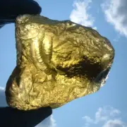 Libyan Desert Glass Meteorite Tektite impact specimen( 2670 crt) Very Big 0.5 Kg