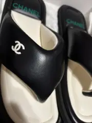 Chanel Black White Lambskin Padded Pool Thong Logo Mule Slide Flat Sandal 42