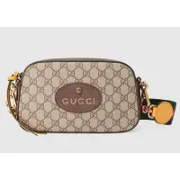 在飛比找Yahoo!奇摩拍賣優惠-GUCCI 476466 PVC LOGO 綠紅綠背帶 肩背