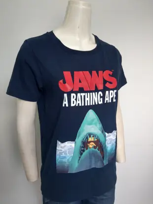 【皮老闆】二手真品 A Bathing Ape x Jaws 2016 春夏聯名 衣服 上衣 短袖 E203 BAPE