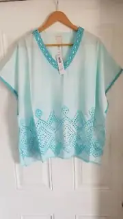 Women's Chico's 100%Rayon AquaOmbre Embroidered Flowy Lightweight PonchoTop S/M