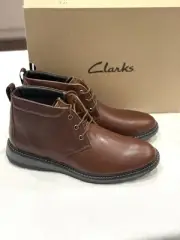 CLARKS, CHANTRY DESERT, MEN BOOTS, COLOR DARK TAN LEATHER, SIZE 7.5