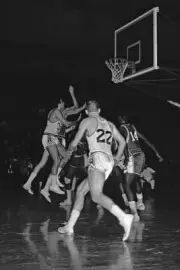 Al Bianchi Of The Syracuse Nationals Shoots 1960S Old Basketball Photo 32