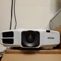 在飛比找蝦皮購物優惠-EPSON EB-4650 高亮度工程級投影機