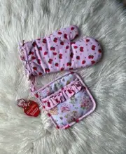 Strawberry Shortcake Meadow Greeting Oven Mitt Set