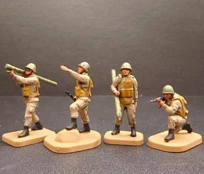 1/72 Resin Soviet 4 Soldiers Painted Finished 7412