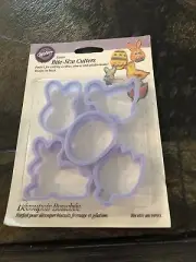 NIP: 1998 Wilton Easter Bite-Size Cookie Cutters Bunnies Duck Tulip Egg VINTAGE