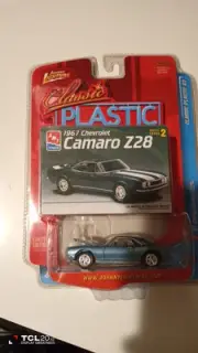 Johnny Lightning Classic Chevy 1967 Camaro 1:64 Diecast Car