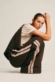 Wide Leg Logotape Trackpant 506
