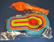 Plastic Color Coded Easy Storage Measuring Cups With Bonus Scoop