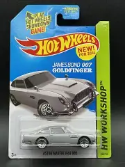 2013 Hot Wheels GREY ASTON MARTIN 1963 DB5 Workshop James Bond Combine Shipping