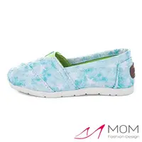 在飛比找momo購物網優惠-【MOM】韓版休閒舒適帆布鞋 懶人樂福鞋 童鞋(雲彩星星藍)