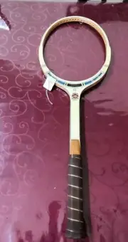 NEW old stock wood Davis Classic 2 4 1/2 grip Tennis Racquet
