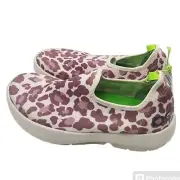 OOFOS NEW OOMG Eezee Women's-Rose Leopard Oofoam Comfort Sneakers Size 5