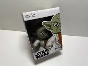 STAR WARS YODA 2008 MIGHTY MUGGS 5.5 INCH VINYL FIGURE W/ LIGHT SABER HASBRO